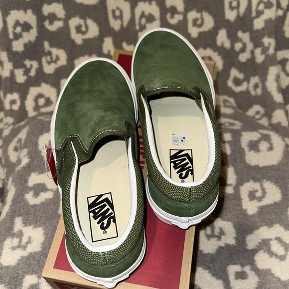 Vans Classic Slip-On Sneakers in Textured Chive 😍New 🆕 & Never Worn 😍 - Picture 5 of 17